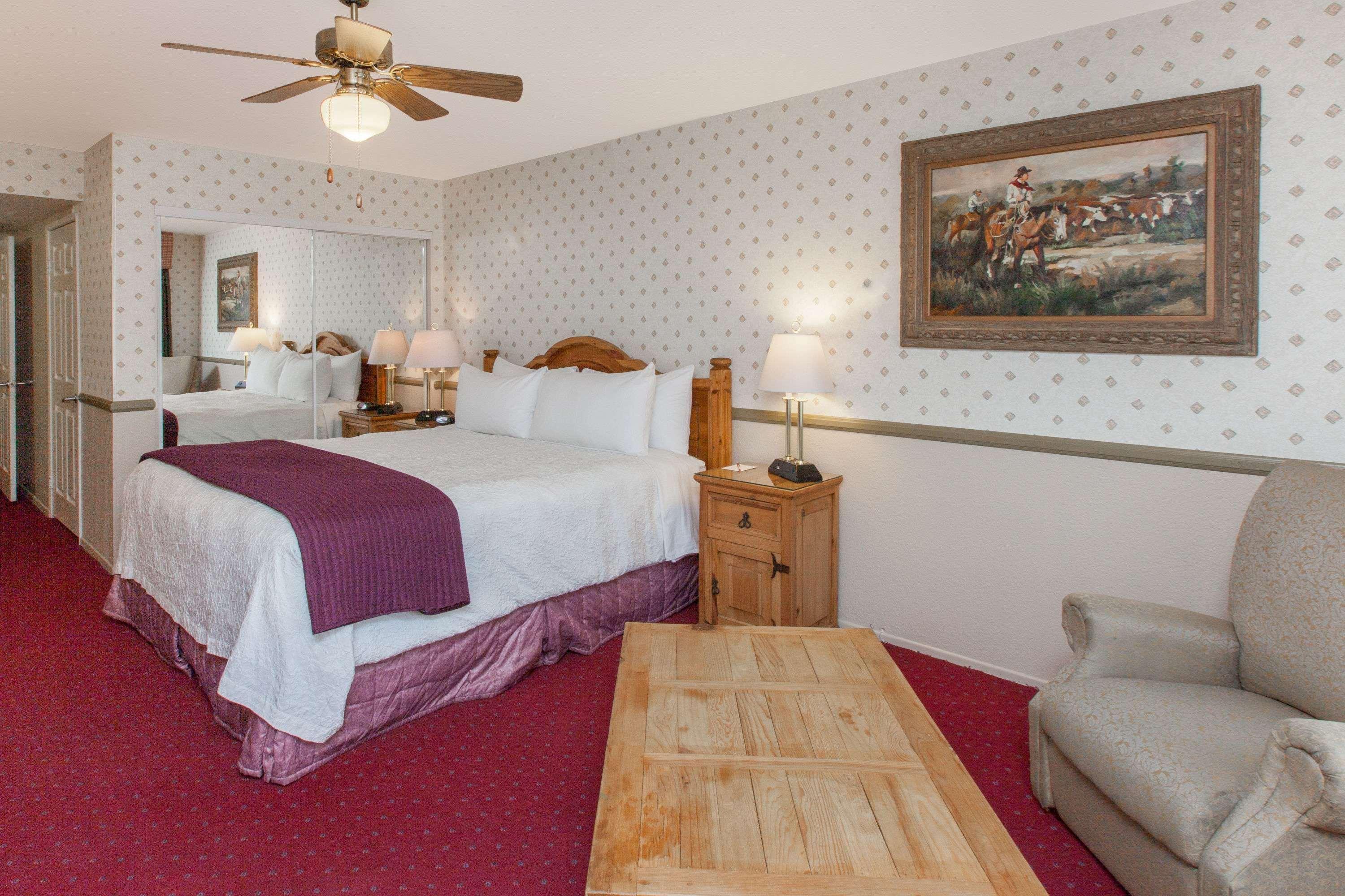 Days Inn By Wyndham Lebec Grapevine Kültér fotó