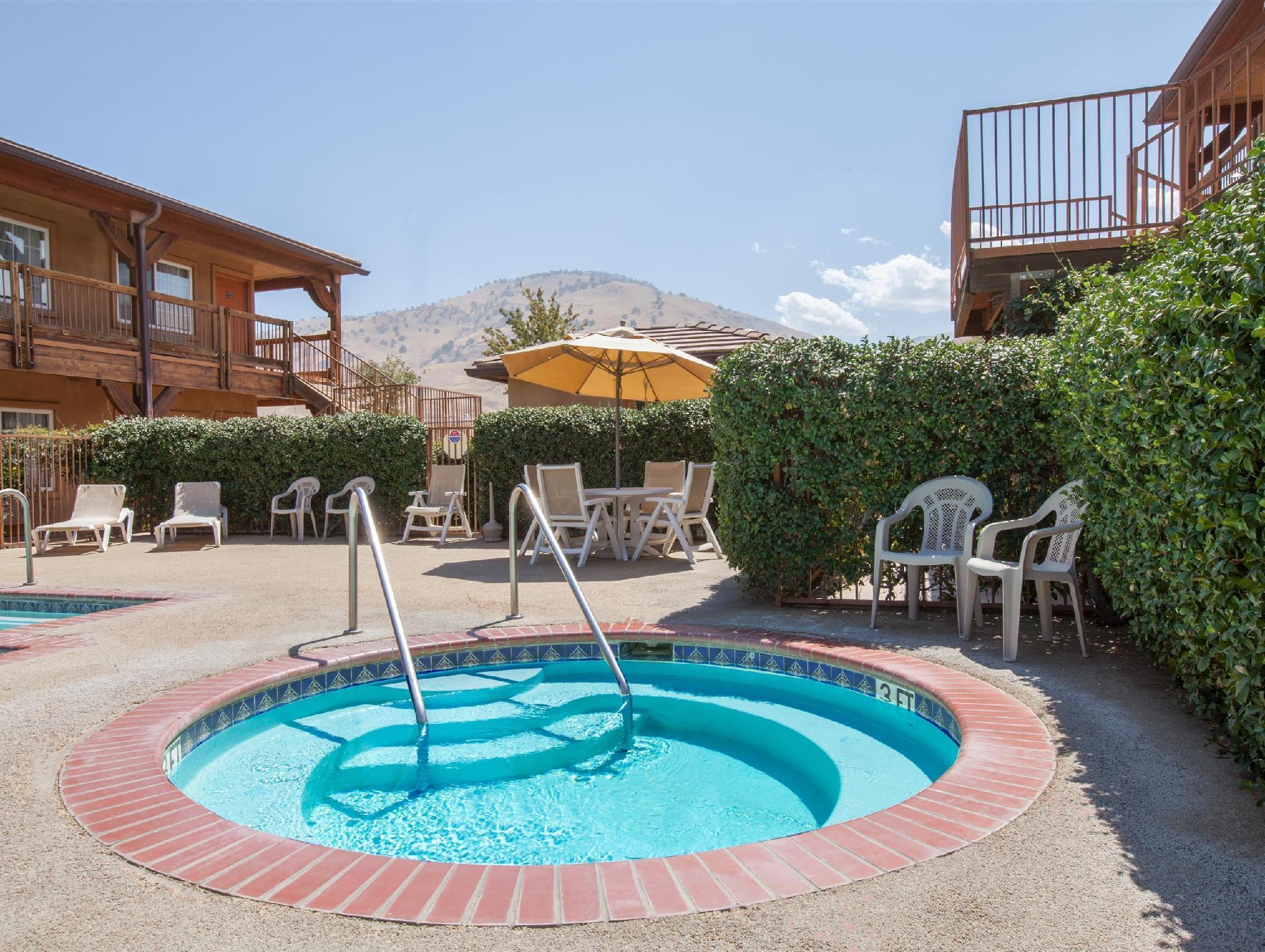 Days Inn By Wyndham Lebec Grapevine Kültér fotó